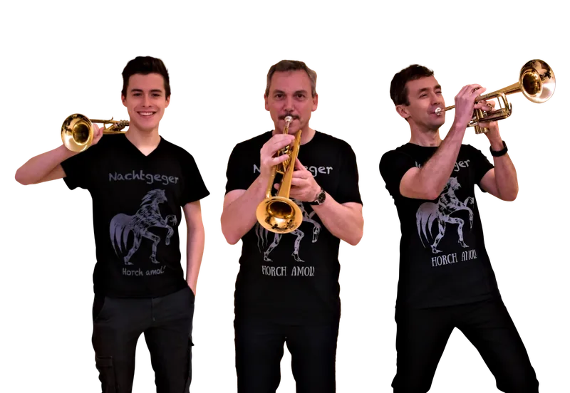 Die drei Nachtgeger-Trompeter mit ihren Instrumenten
